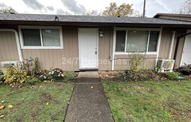 2 beds, 1 bath, $1,395, Unit 07