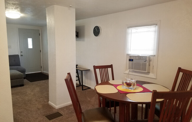 2 beds, 1 bath, $3,100