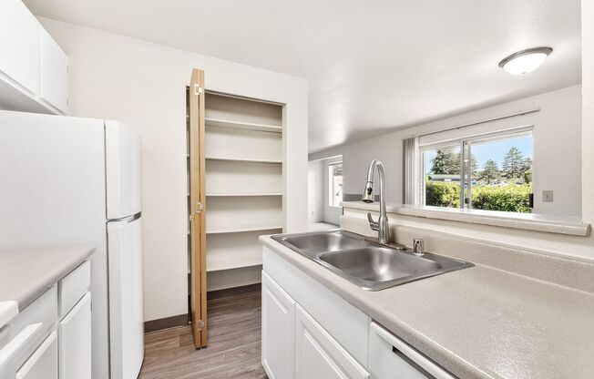 3 beds, 2 baths, 1,126 sqft, $2,550, Unit J301