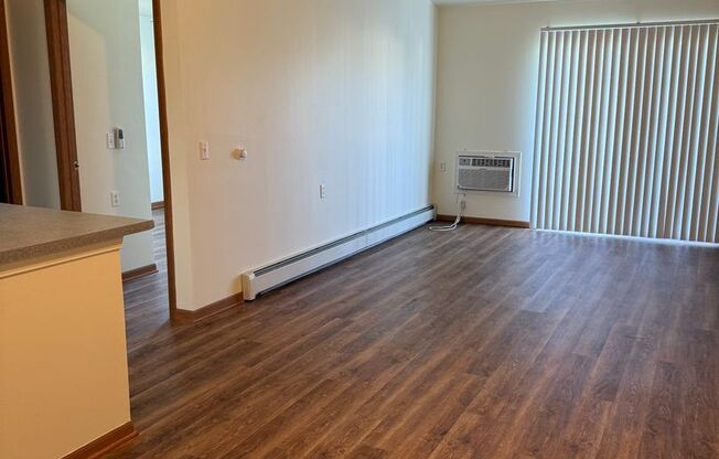 1 bed, 1 bath, 660 sqft, $1,408, Unit 319S
