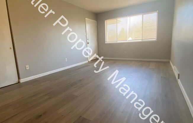 Freshly updated 2 bedroom apartment in Florissant!