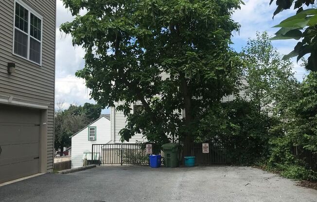 39 E. Garrison Street