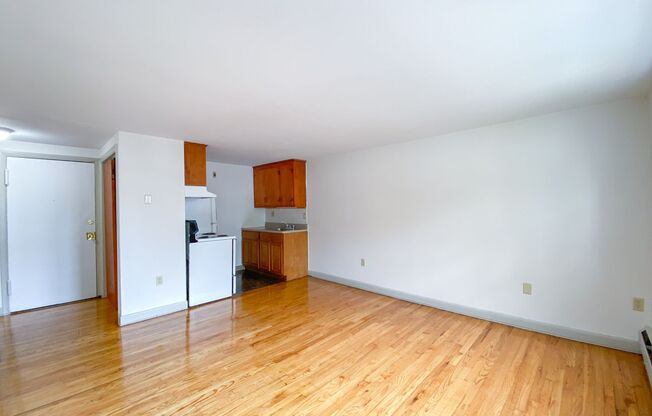 1 bed, 1 bath, 457 sqft, $1,250, Unit B5