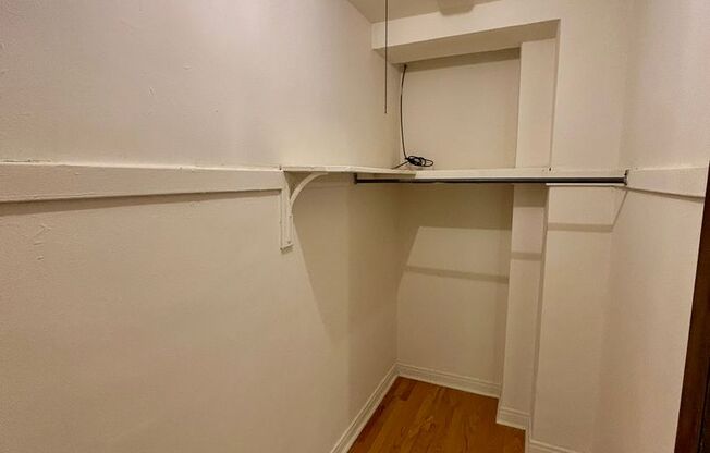 Studio, 1 bath, 320 sqft, $1,345, Unit 225-403