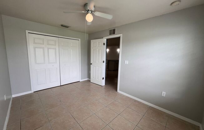 Fence Duplex for Rent- 630 SE 14th St. - Available Now!