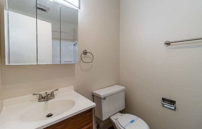 1 bed, 1 bath, 725 sqft, $1,595, Unit 17