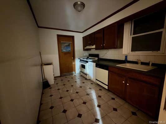 1639 1/2 PILGRIM AVE