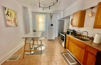 1 bed, 1 bath, 700 sqft, $895, Unit #1