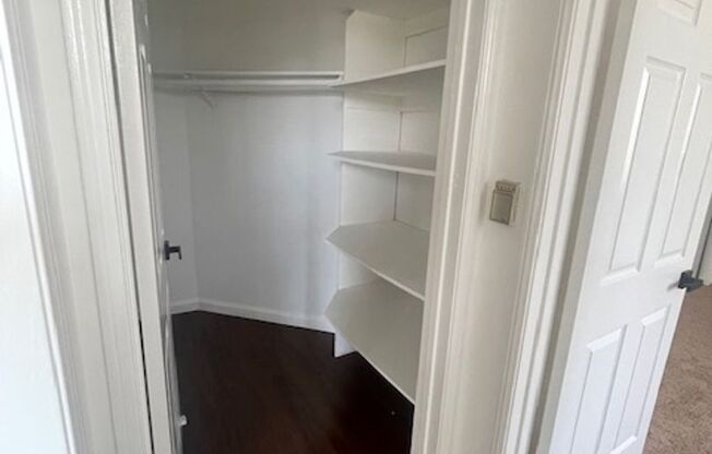 1 bed, 1 bath, $2,195, Unit 102