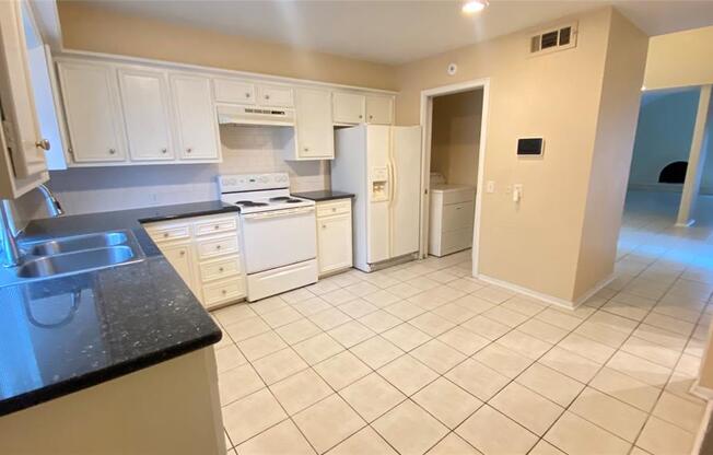 4714 N CASHEL CIR