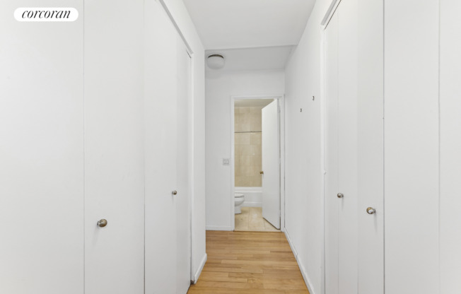 Studio, 1 bath, 494 sqft, $3,350, Unit 8J