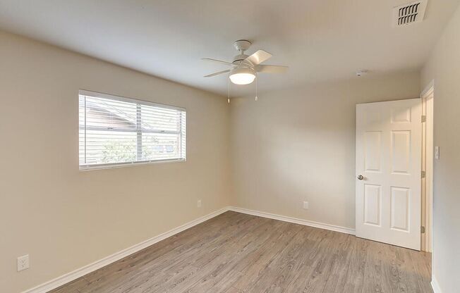 1106 Bradshaw - 3/bed 2/bath $1595/mo