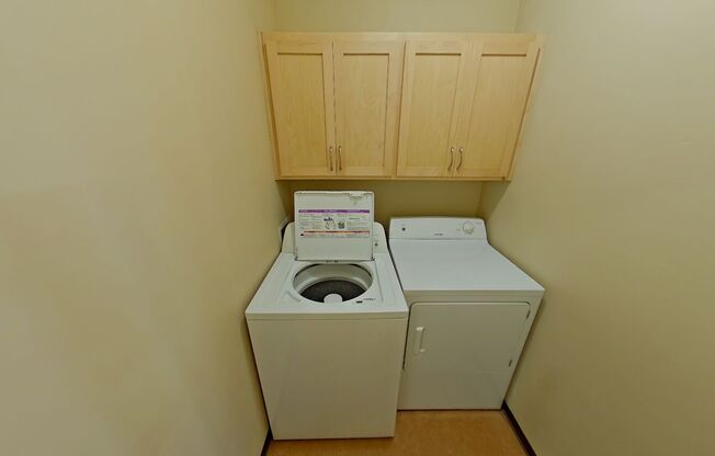 3 beds, 2 baths, 967 sqft, $2,400, Unit 302