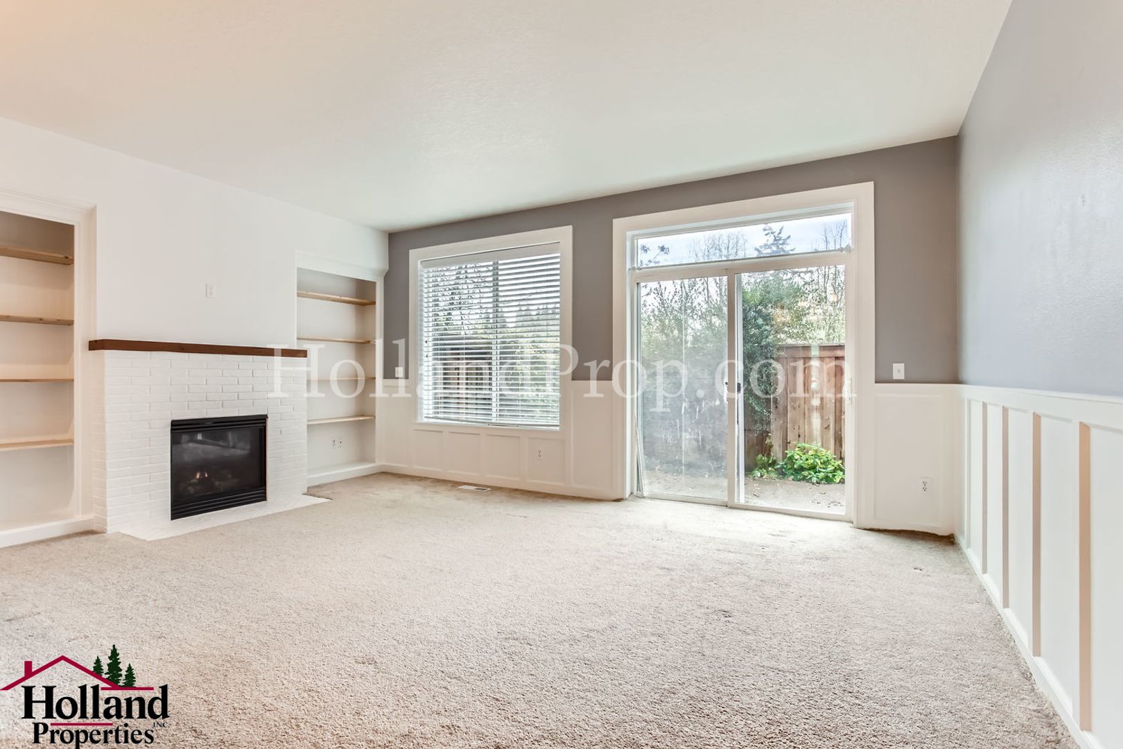 Charming 3-Bedroom Home with Fireplace, Patio, and Nearby Parks in Beaverton!