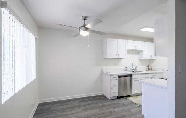 Knolls on Elm Apartments