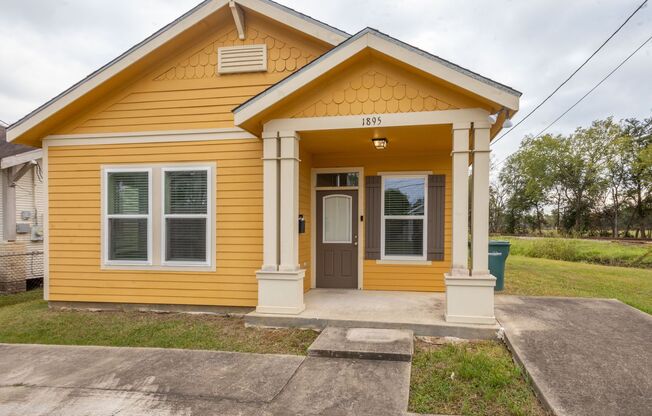 Spacious 2 bed 2 bath home that is move in ready!! 77705