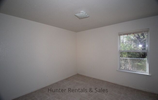 3 beds, 2 baths, $1,075