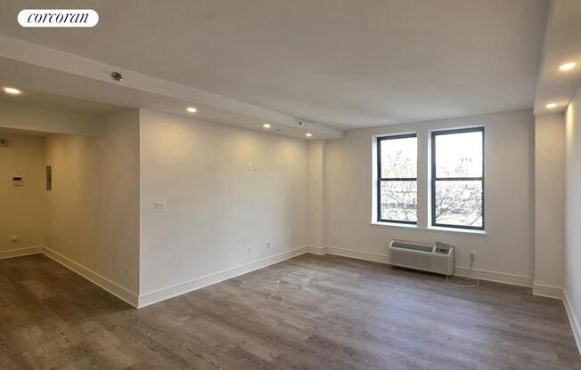 1 bed, 1 bath, $5,500, Unit 8I