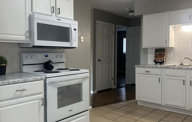 1709-1711 Elaine Rd