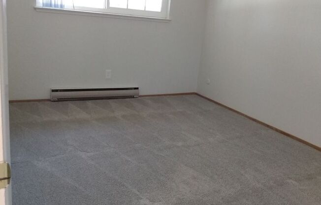 2 beds, 1 bath, 875 sqft, $2,595, Unit #13