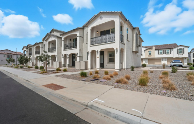 Like Brand New Luxurious Modern 3 Bedroom 2 Bath Townhome in Warner Meadow – Rare Rental Opportunity!