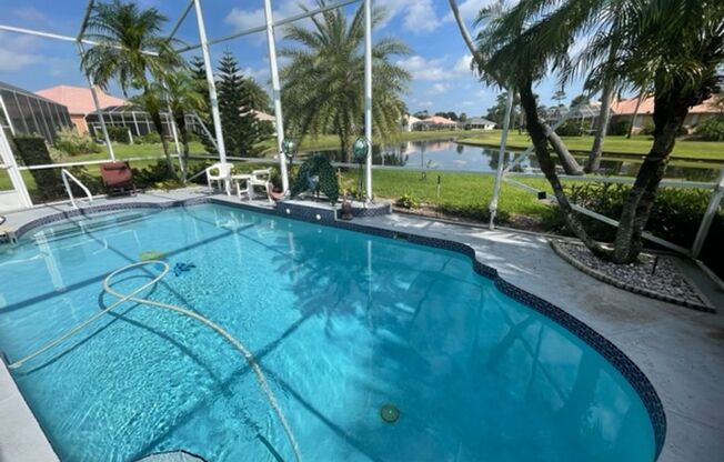 Beautiful 3/3 home with huge screened in pool - 10 minutes from the beach in Port Orange