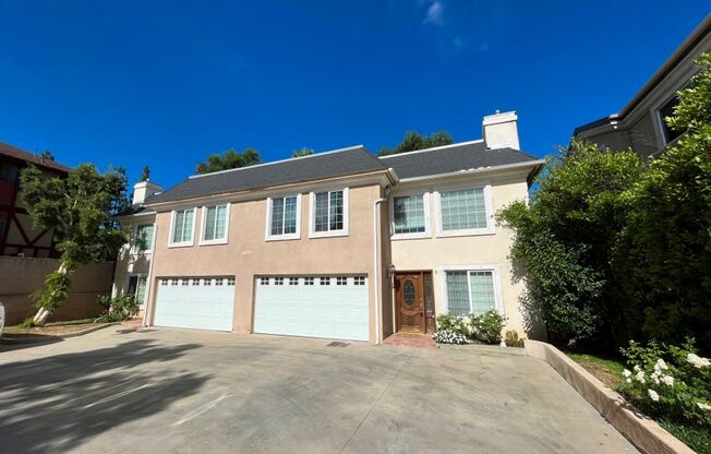 Upgraded 3+2.5 end unit w/attached garage + backyard!
