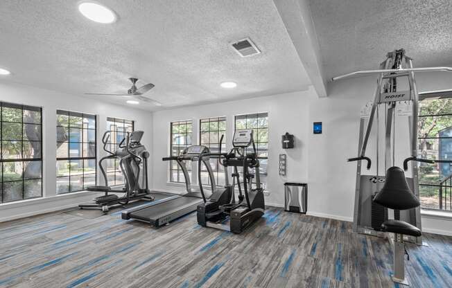 the gym at the estates apartments