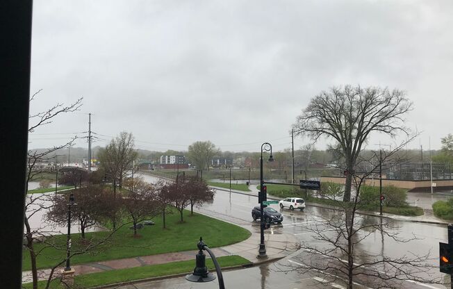 2 beds, 2 baths, 926 sqft, $1,600, Unit 210