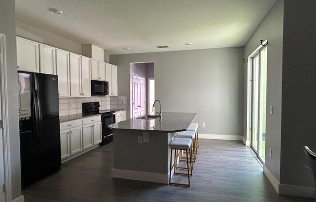 13751 BRESSLER ALY