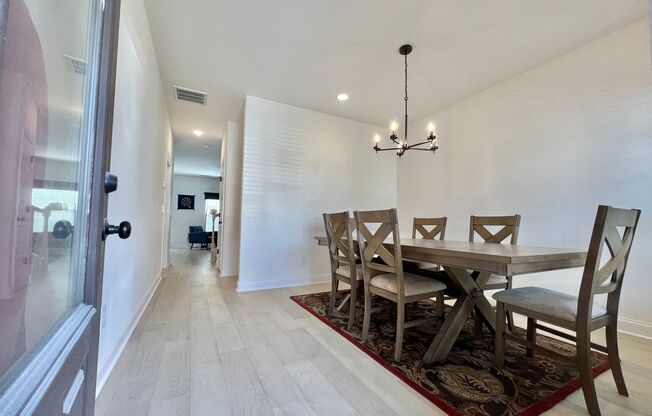 3 Bed, 2.5 Bath Townhome w/ 1 Car Garage