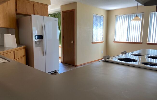 4 bedroom, 3 bathroom Home in Bull Mountain Meadows Neighborhood, Tigard!