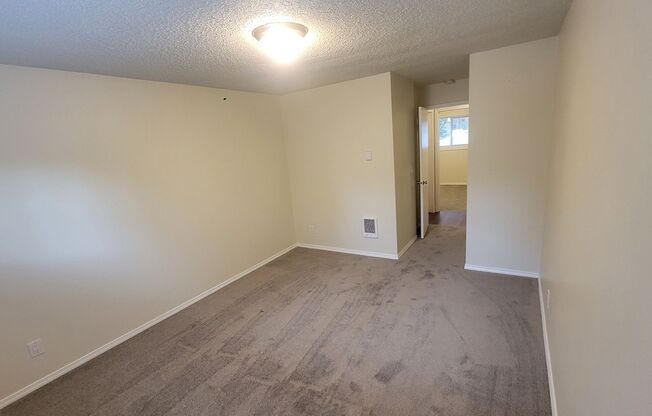 2 beds, 1 bath, 740 sqft, $1,475, Unit 217