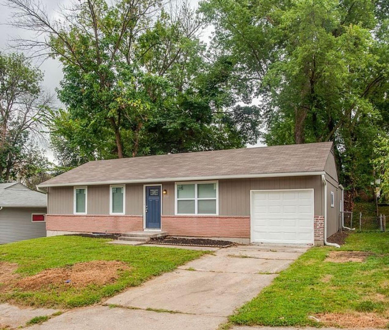 Beautiful Kansas City Home with LVP Flooring, Garage, and Pet-Friendly Comfort! $1495.00