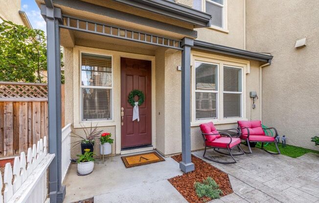 2 Bedroom 2.5 Bathroom Plus Loft Napa Townhome in Sheveland Ranch