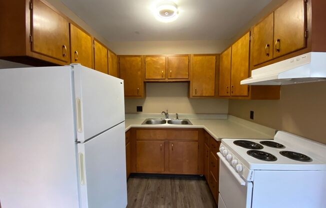 1 bed, 1 bath, 560 sqft, $800, Unit Apt. 2