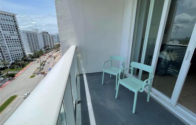 5601 Collins Ave