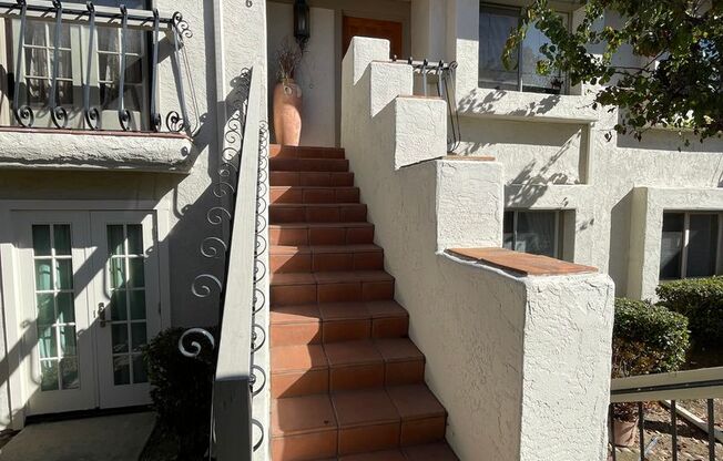 Charming 3Br/2Ba Updated Fully Furnished Vacation Rental W/ Golf Course View