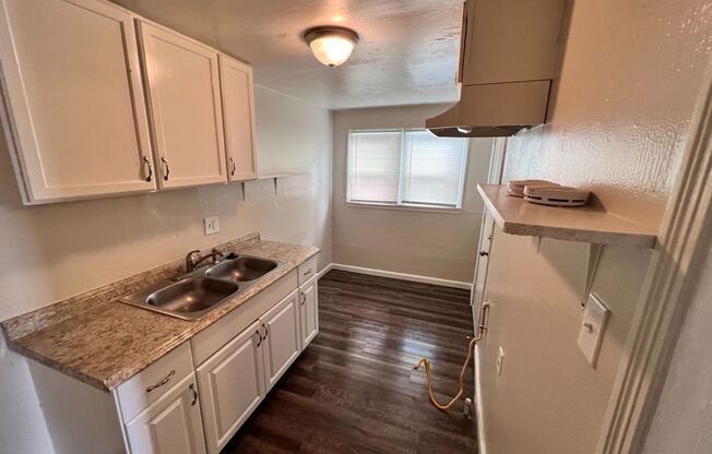 1 bed, 1 bath, $895