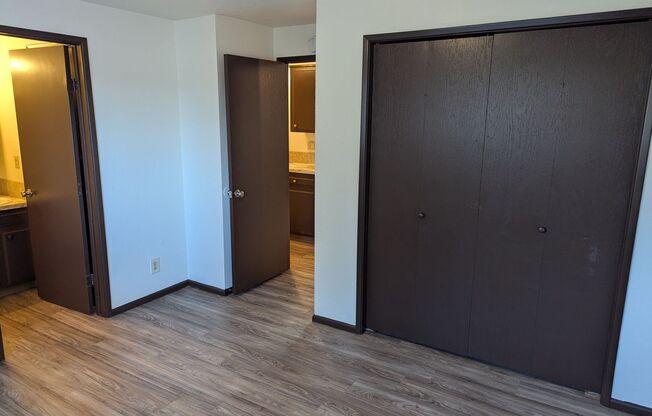 1 bed, 1 bath, $1,050, Unit Anita 3584