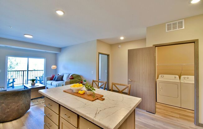 1 bed, 1 bath, 784 sqft, $1,375, Unit 13896 - 116