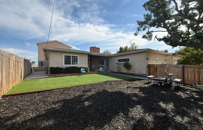 5223 5225 E FLS VW DR