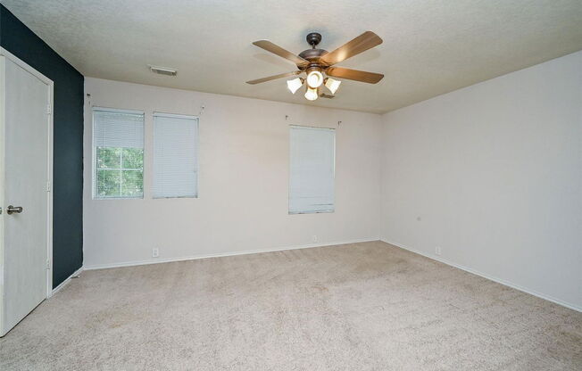 3 beds, 1.5 baths, 1,288 sqft, $1,377