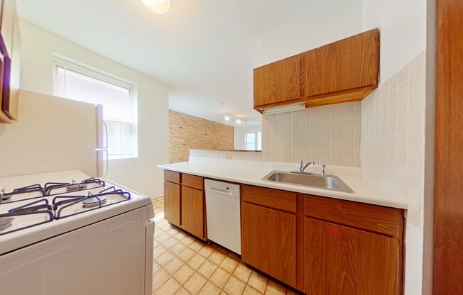 1 bed, 1 bath, 810 sqft, $2,350, Unit 1317 2B