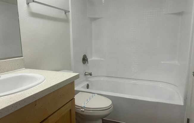 2 beds, 1.5 baths, 866 sqft, $2,695, Unit 801H9