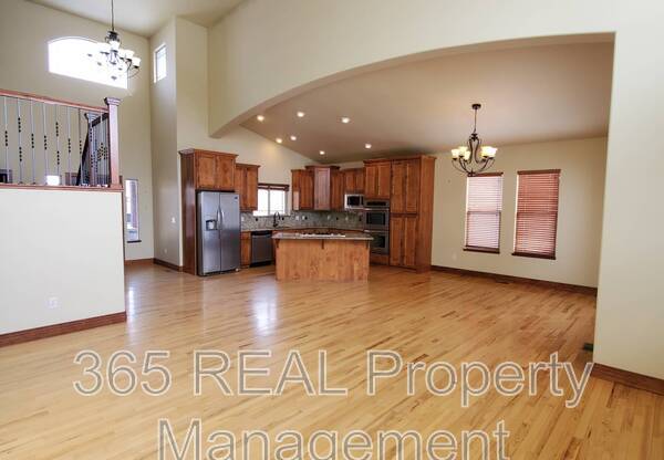 1997 BAYFRONT DR