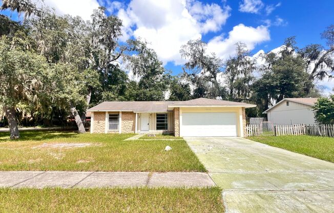 Lovely 3 Bd/2 Ba Home in Orlando!! Great Location!!