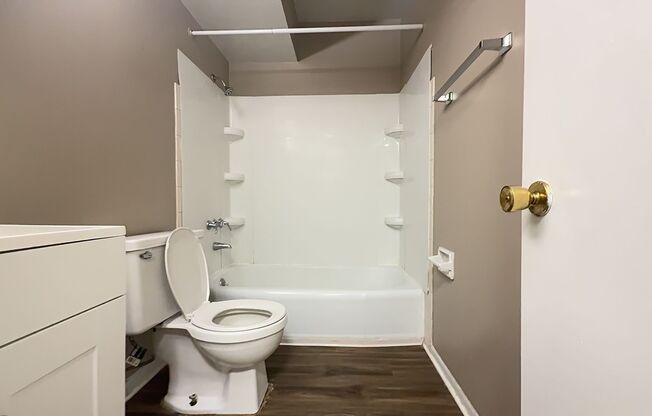 2 beds, 1 bath, 604 sqft, $772