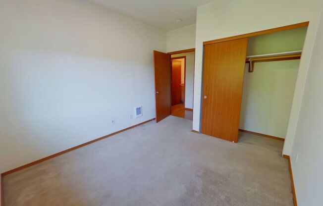 2 beds, 1 bath, $1,700, Unit 304