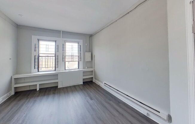 1 bed, 1 bath, 700 sqft, $1,349, Unit 42-3